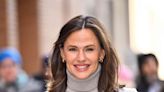 Jennifer Garner Declared Gray Is the New Black in a Knit Miniskirt