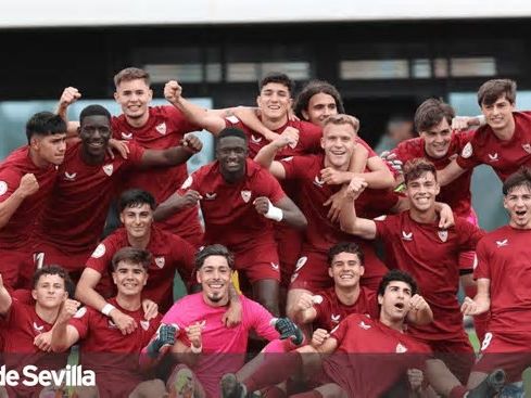 El golazo de David López en el derbi que puede valerle al Sevilla una liga