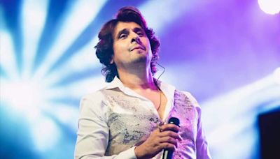 Sonu Nigam to celebrate his birthday with fans, plans a special movie date with them