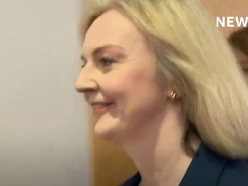 Liz Truss Had The Strangest Reaction To A Reporter's Persistent Questioning