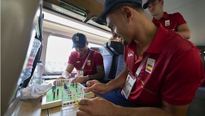 Qué es el ‘Plakks’, el fútbol mesa al que juega la Selección española olímpica de fútbol