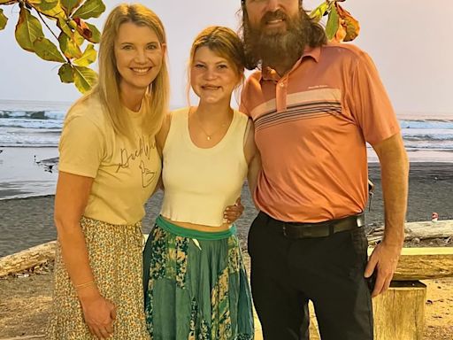 Duck Dynasty's Missy and Jase Robertson Ask for Prayers for Daughter Mia During 16th Surgery - E! Online