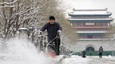 La nieve cierra escuelas y carreteras en el norte de China por 2da vez esta semana