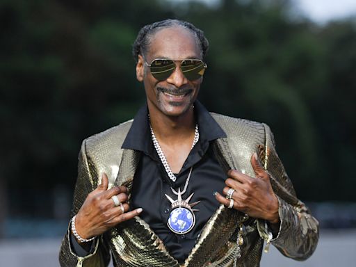 Snoop Dogg Provides Deion Sanders & Son Shilo With "High Hopes" Amid Forearm Injury