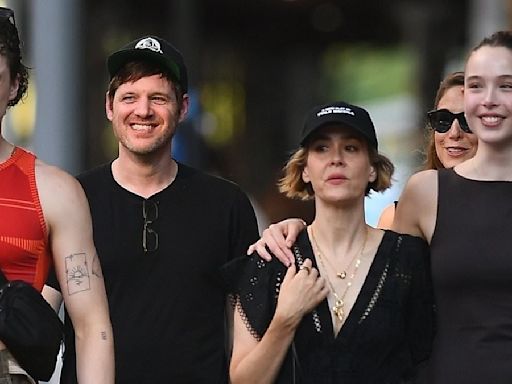 Sarah Paulson has outing with co-stars Ella Beatty and Michael Esper