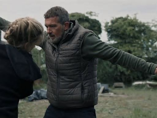 The Last Girl: Im Mystery-Thriller rankt sich eine Verschwörung um Antonio Banderas