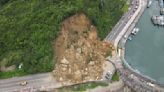 台北知名景點發生大規模山崩 波及9輛車主要道受阻 恐怖畫面曝光！