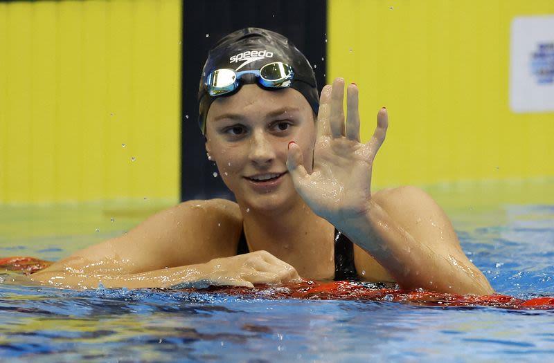 Olympics-McIntosh smashes 400 metres IM record at Canadian Olympic trials