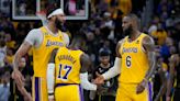 Davis, James y Lakers pegan primero en serie ante Warriors