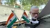 Un Modi-móvil recorre calles en la India para captar el voto indeciso en las generales