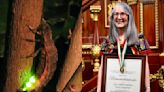 Nombran una especie de luciérnaga en honor a la astrónoma mexicana Julieta Fierro