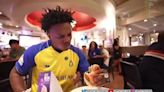 IShowSpeed, loco tras probar la hamburguesa de Messi: Backflips, gritos y celebraciones como Cristiano Ronaldo