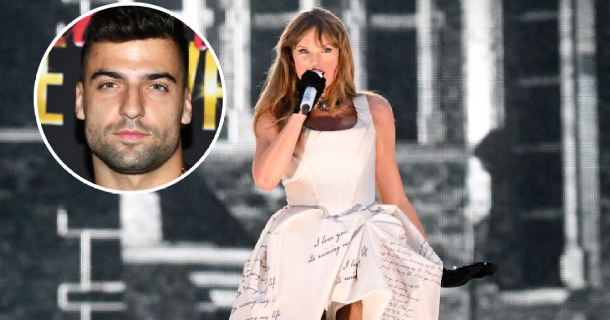 Taylor Swift's Dancer Helps Her After Stage Malfunction