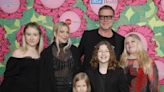 Tori Spelling reaparece en familia tras los rumores de crisis en su matrimonio y su paso por 'Mask Singer'