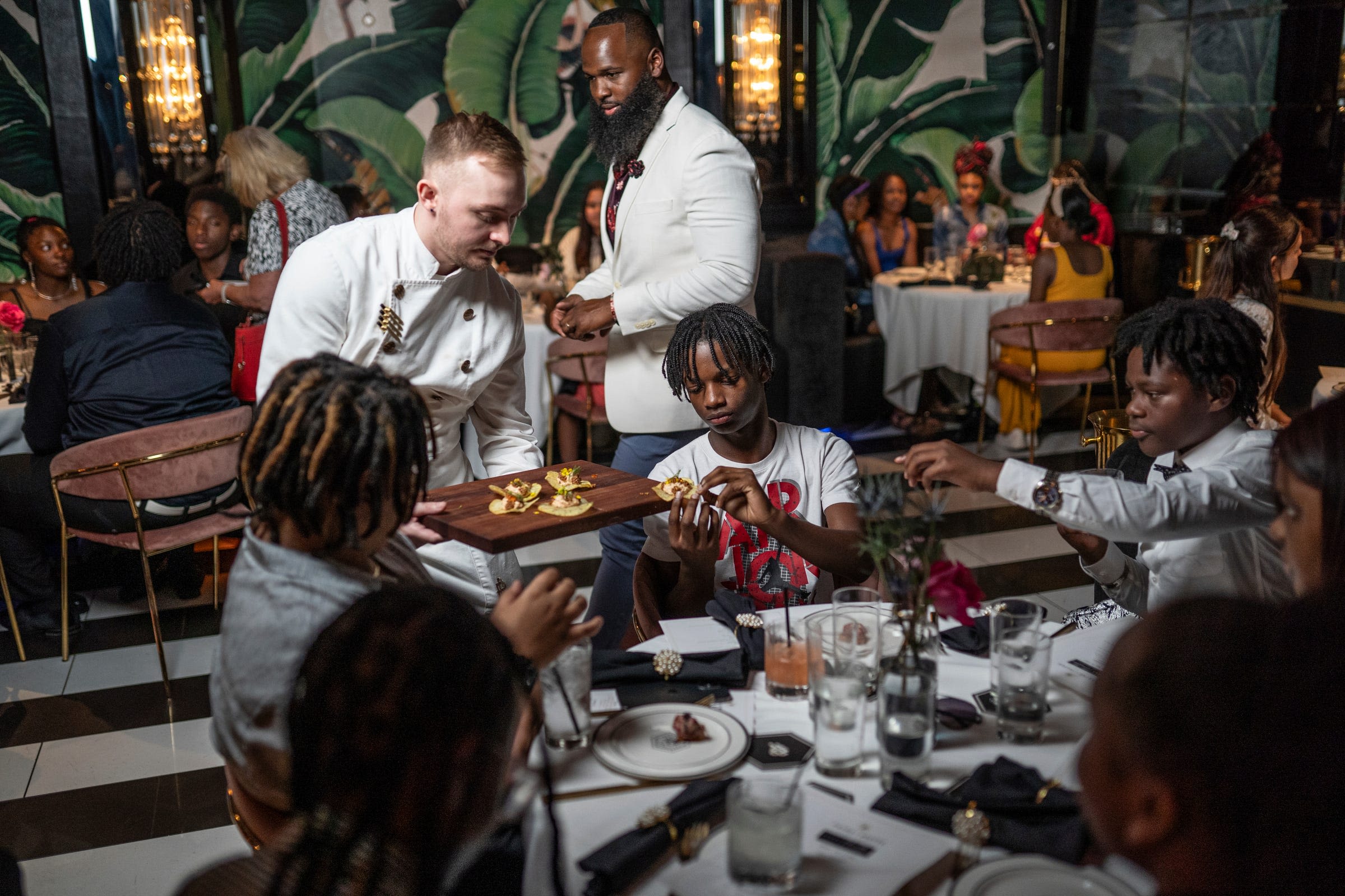 Former Detroit Lion treats dozens of local kids to an elegant dinner at upscale steakhouse