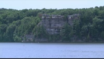 Officials ID man who died after falling at Starved Rock State Park