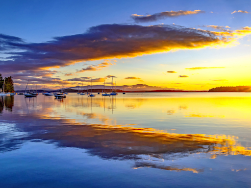 New Hampshire urges Lake Winnipesaukee visitors to avoid water due to 'potentially dangerous' algae blooms