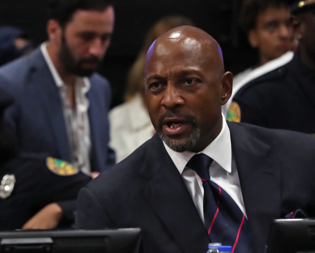 Miami Heat icon Alonzo Mourning reveals recovery from prostate cancer, urges vigilance