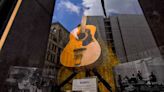 La guitarra perdida de John Lennon reaparece para batir récords de subasta | El Universal