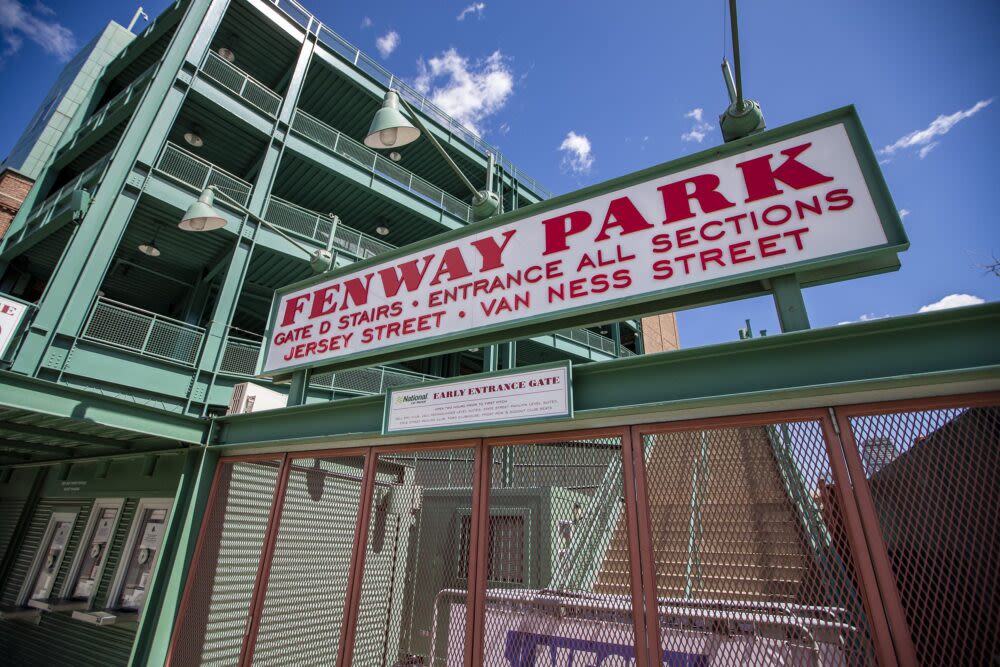 Boston honor roll students to play first-ever kickball game at Fenway Park