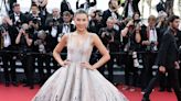 Mira la estrepitosa pero elegante caída de Michelle Salas en Cannes