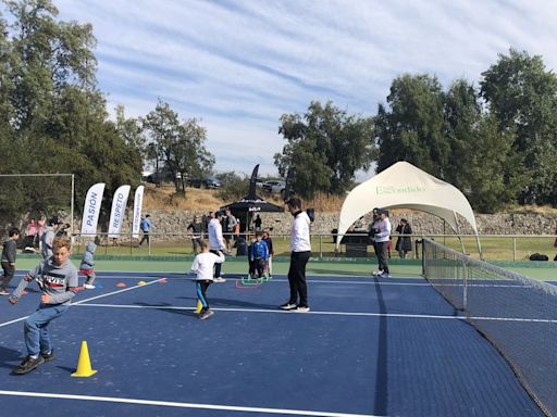 Fernando González inaugura escuela de tenis en Valle Escondido - La Tercera