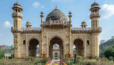 Hyderabad Wonders: 7 Must See Tourist Attractions In The Heart Of Telangana