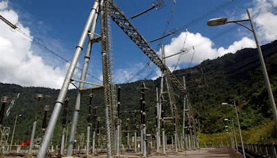 Ecuador se queda a oscuras y paralizado: dos días sin trabajar por una grave crisis de energía