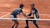 Salvadoreño Arévalo y croata Pavic ganan el título de dobles masculino del Abierto de Francia