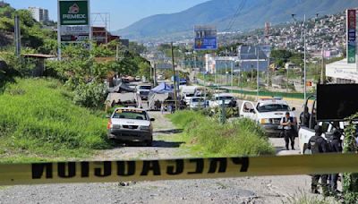 Hallan tres cuerpos decapitados dentro de un taxi en Chilpancingo