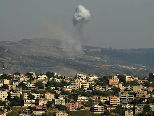 Israel bombardea "estructuras militares" de Hezbolá en el sur de Líbano