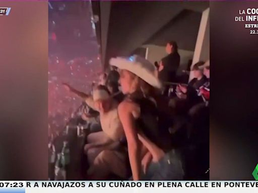 Penélope Cruz lo da todo en su 50 cumpleaños: así baila con Javier Bardem en el concierto de Bad Bunny