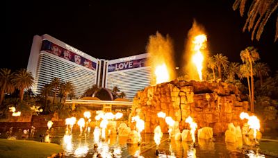 Las Vegas Strip volcano’s last blasts are a must-see as Mirage’s closing approaches