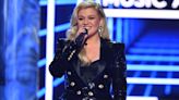 Kelly Clarkson, la estrella del pop e inesperada reina del talk-show heredera de Ellen DeGeneres