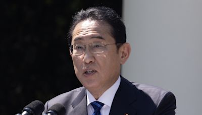 Kishida parte a Francia para reunión de la OCDE antes de visitar Brasil y Paraguay