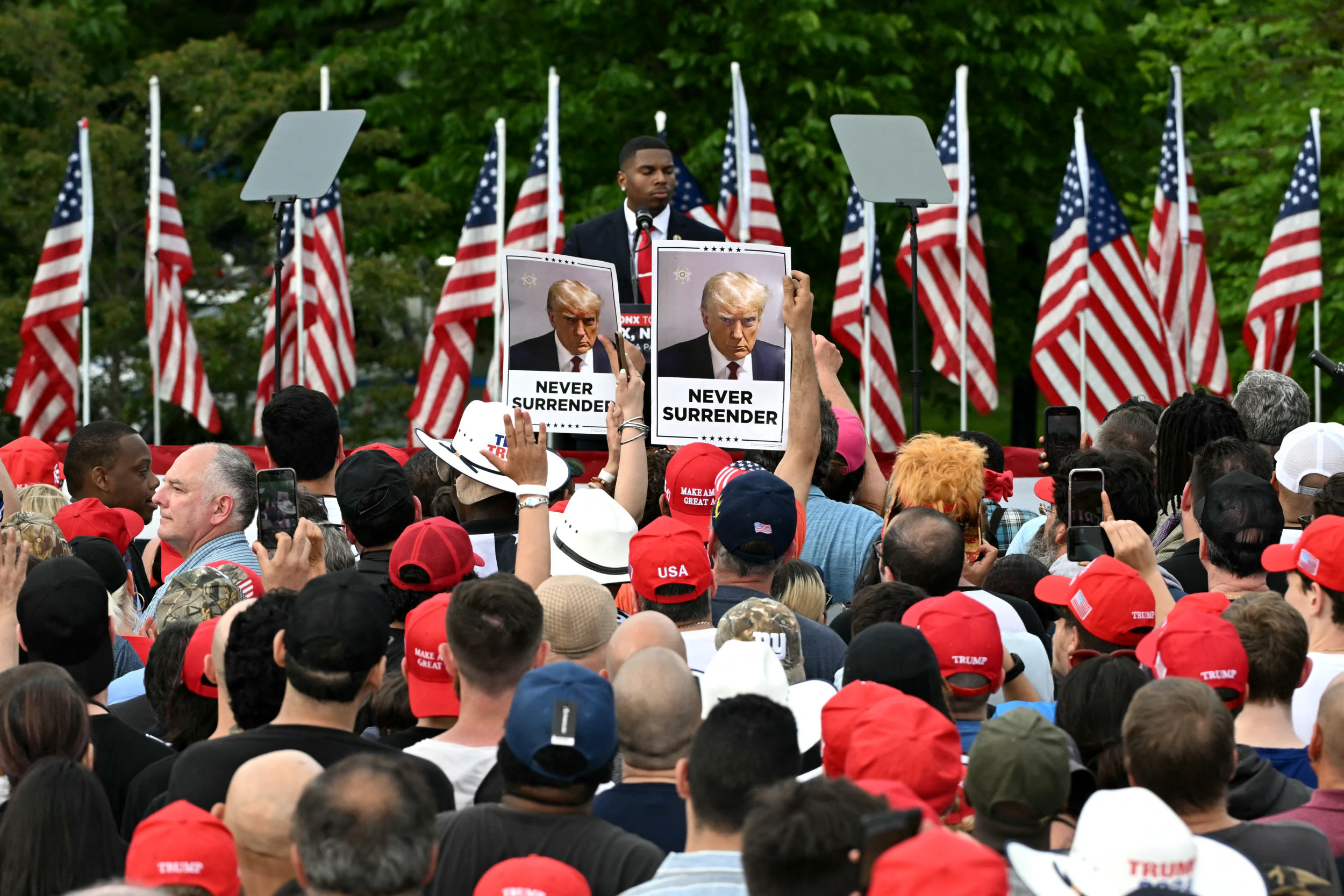 Donald Trump Bronx rally sparks fight between organizers