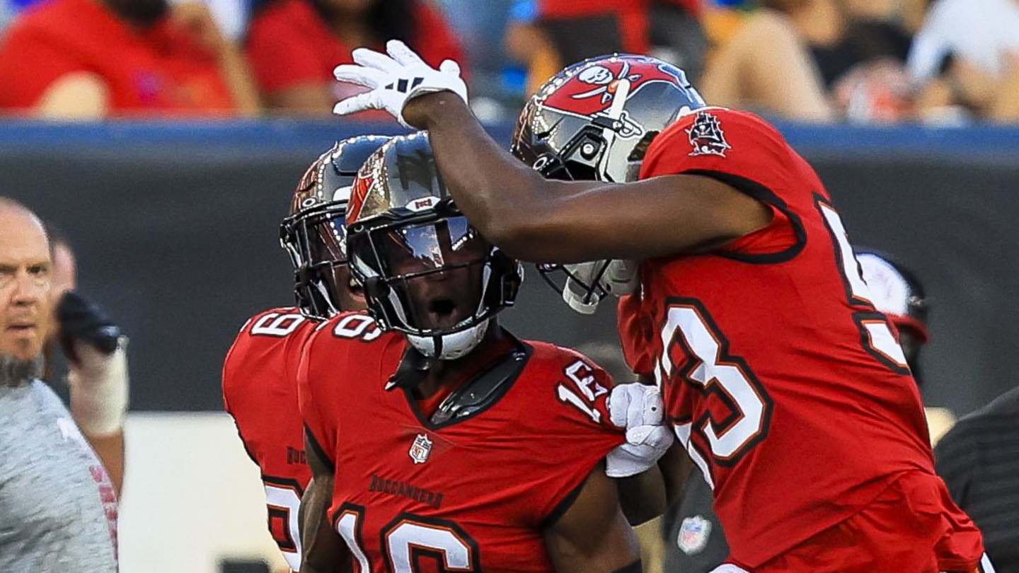 Bucs Bring Back CB to Shore Up Depth