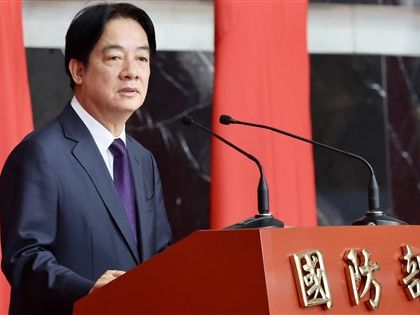 賴總統出席晉任將官典禮 重申互不隸屬主權不容侵犯