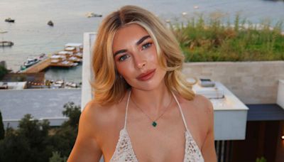 Scott McTominay's girlfriend puts on busty display in plunging top