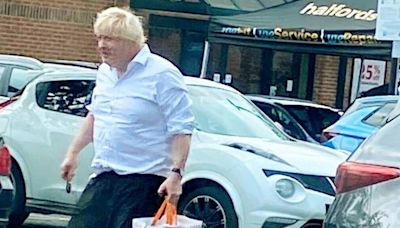 Boris Johnson spotted shopping for bargains at budget chain store