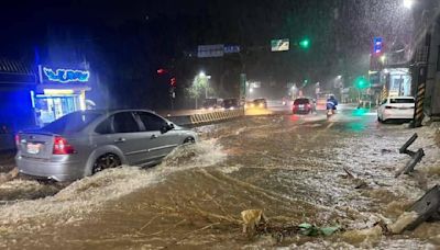 影／雨彈前十名都在雙北 汐止警戒、淡水陷滾滾黃泥水