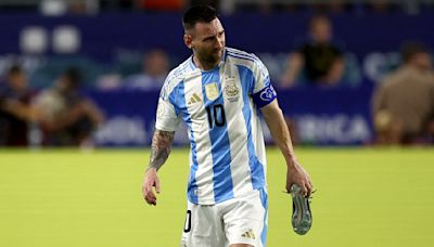 Video: el momento en el que a Lionel Messi le pasó lo que NUNCA le había sucedido en una final