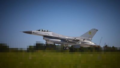 烏克蘭迎來首批美國製F-16戰鬥機 俄誓言攔截擊落