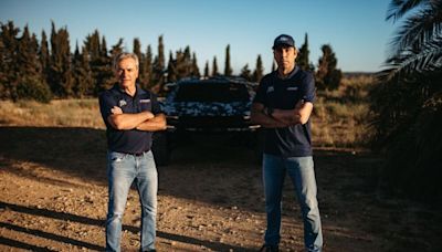 Carlos Sainz correrá con Ford y Nani Roma el Dakar 2025