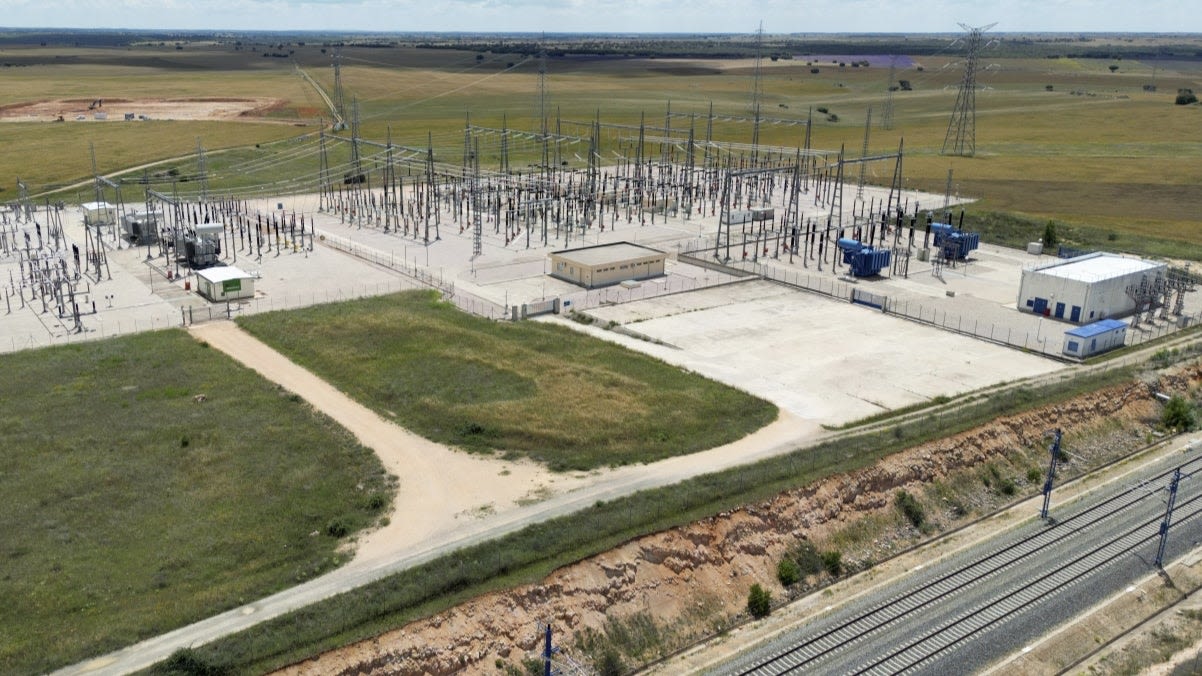 Adif launches three-year high-voltage maintenance
