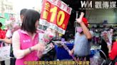 （有影片）／中國國民黨彰化縣黨部母親節康乃馨送愛 溫暖送到每個角落
