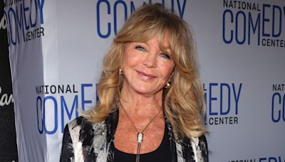 Goldie Hawn, 78, snoozes in these cozy, 100% cotton printed pajamas