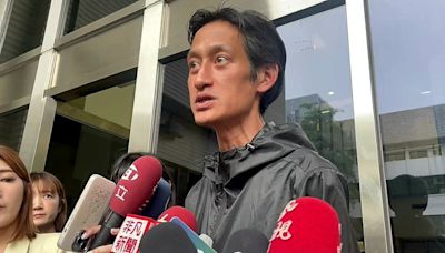 唐治平深夜突現身下跪！不滿被逼認屍「說了800次那不是我媽」