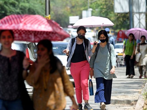 Mumbai Weather and AQI Today: Warm start at 26.99 °C, check weather forecast for June 26, 2024