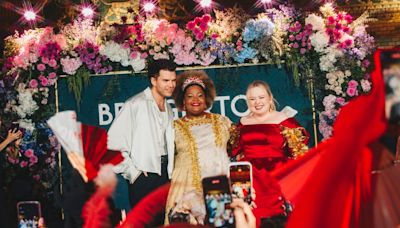 Atores de ‘Bridgerton’ fazem baile funk no Theatro Municipal do Rio; veja como foi